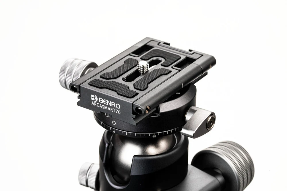Benro 70mm Arca-Swiss Plate with Smartphone Adaptor - Image 3