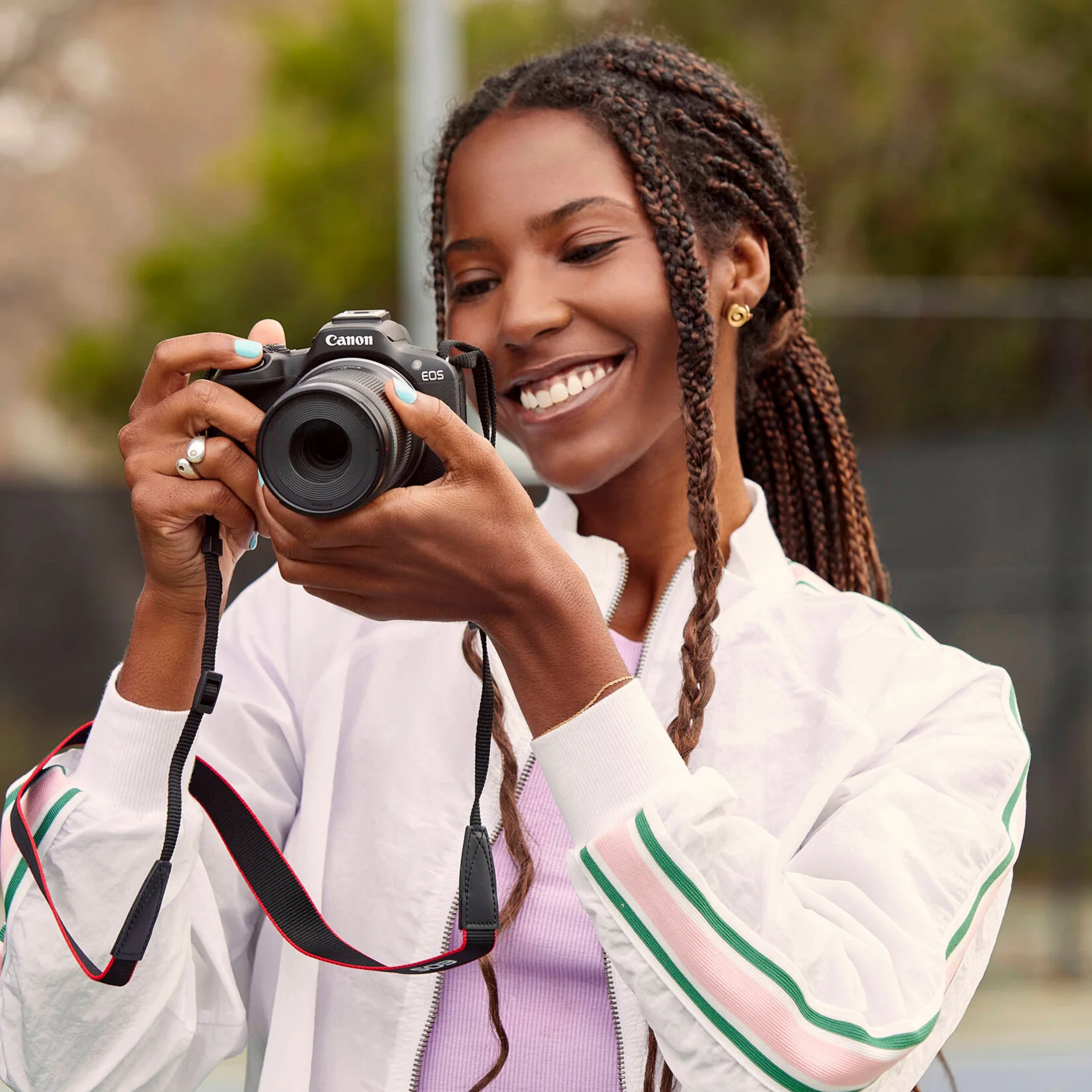 Canon EOS R50 Travel Kit - Image 11