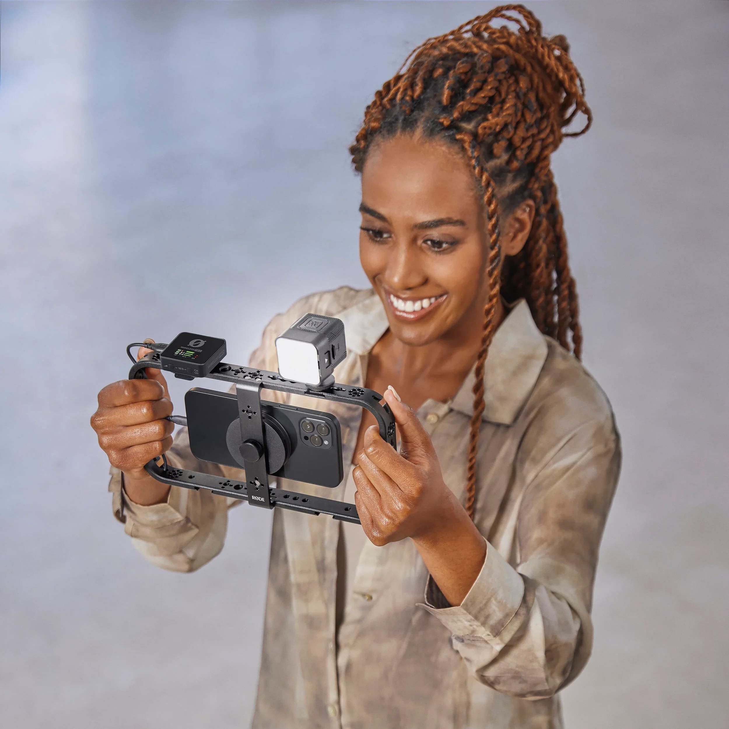 RODE Magnetic Mobile Filmmaking Phone Cage - Image 9