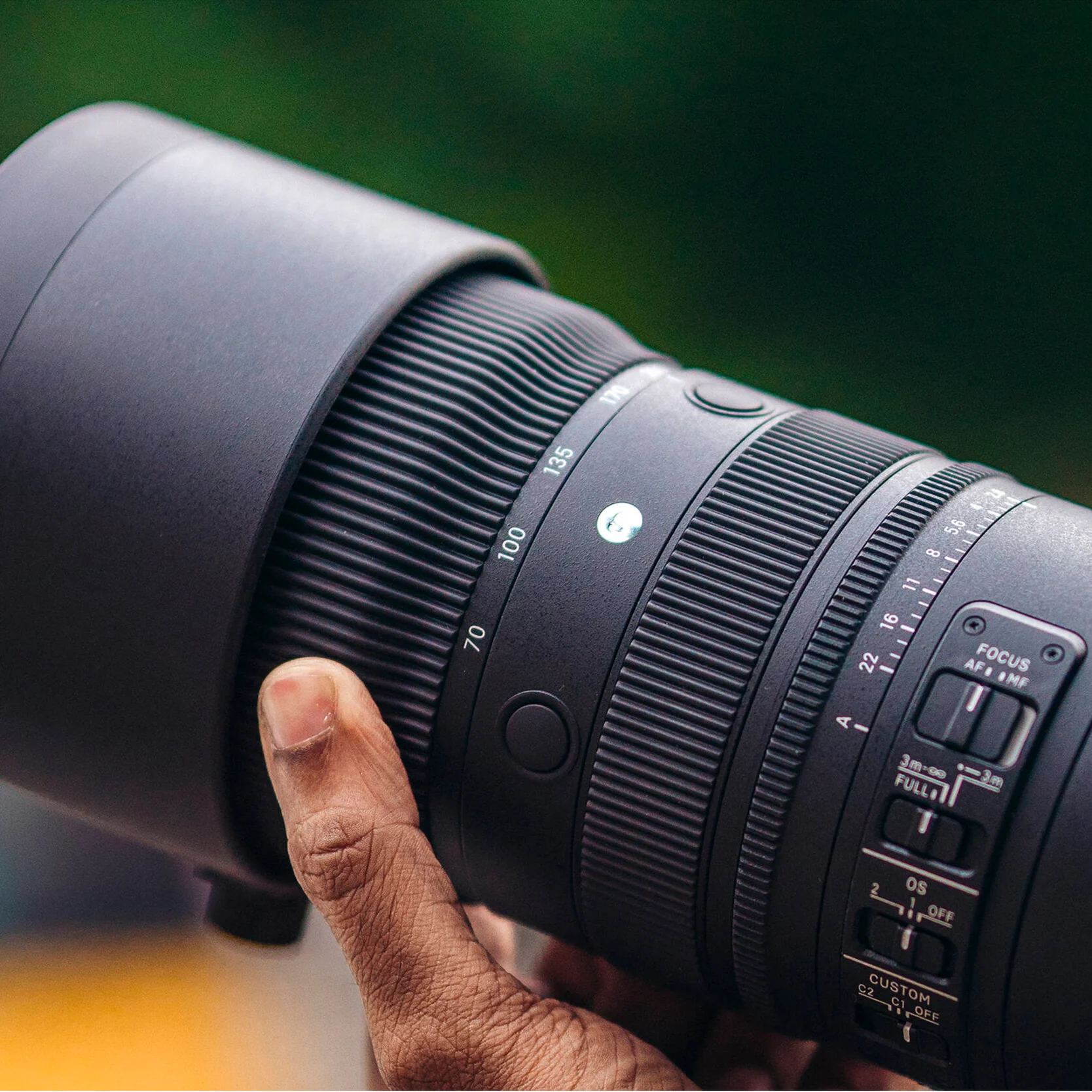 Sigma 70-200mm f/2.8 DG DN OS Sports Lens for Leica L - Image 3